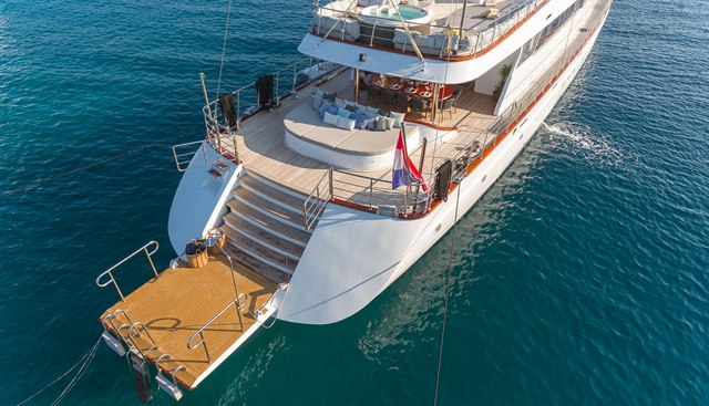 LADY GITA yacht charter 5