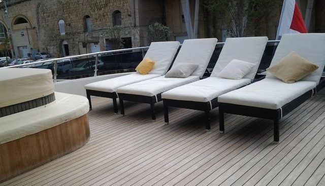 ARIA yacht charter 4