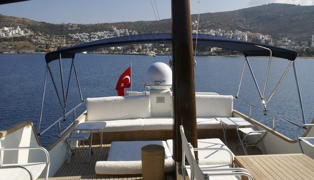 DALI yacht charter 3