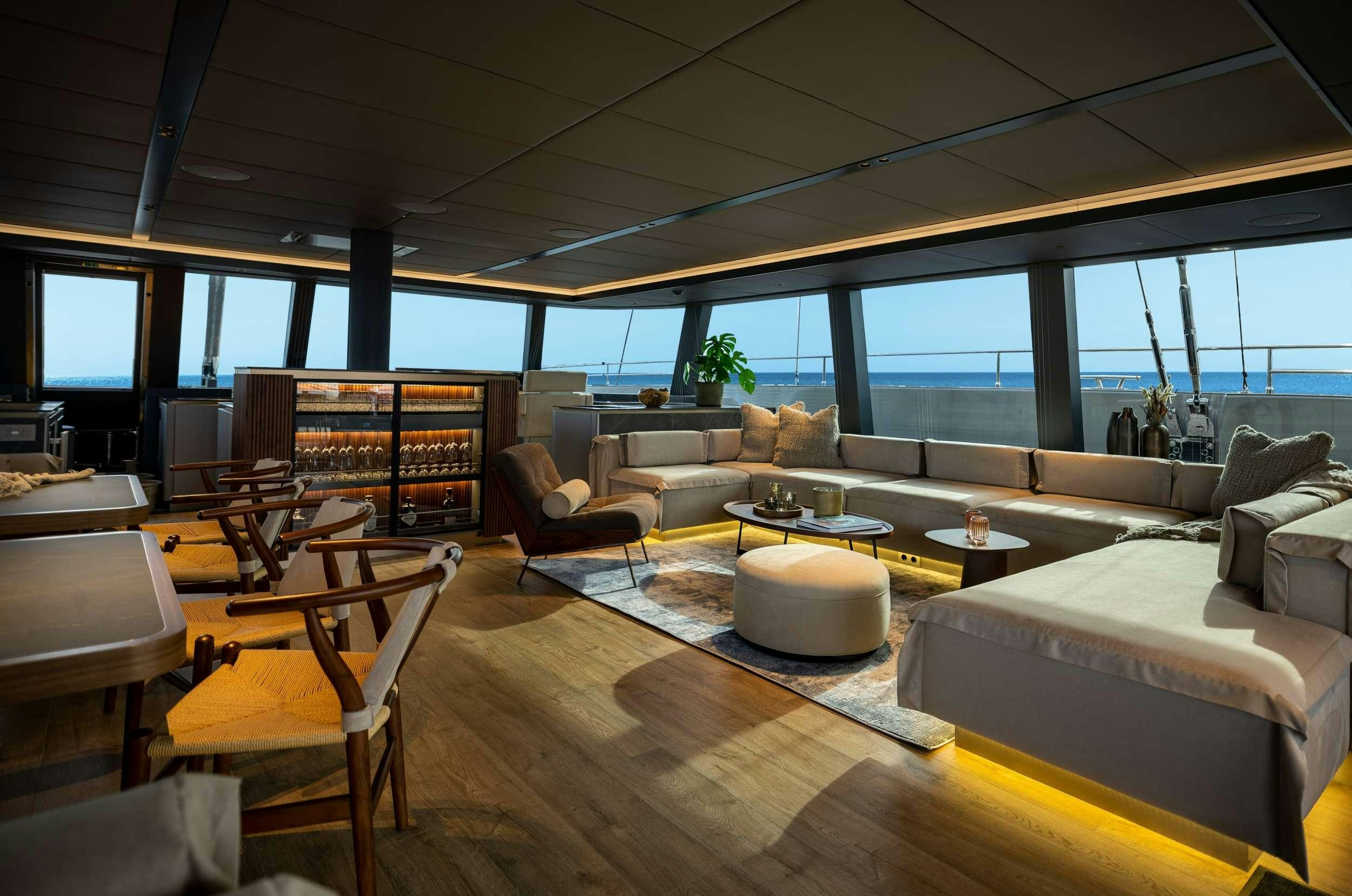 VIVA LA VIDA yacht charter 5