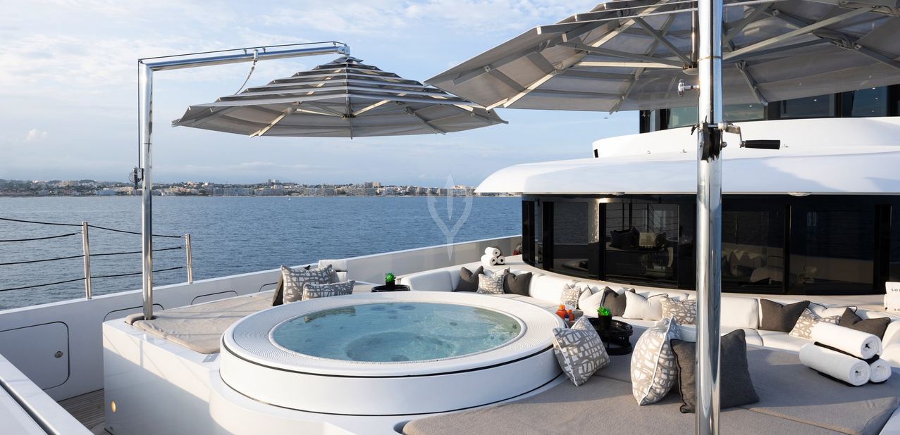 SOUNDWAVE yacht charter 3