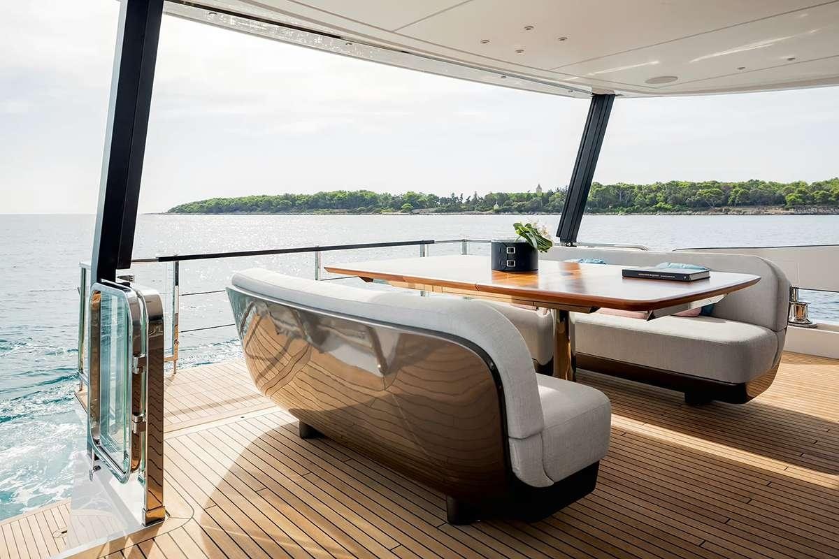 ALADDIN SANE yacht charter 4