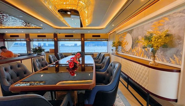RUI ZI 4605 yacht charter 3