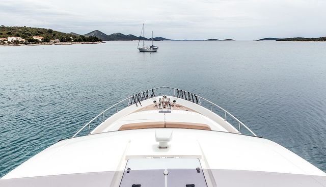 TESORO yacht charter 3