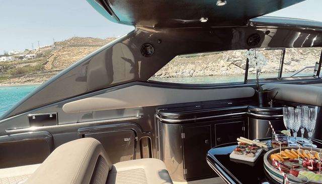 007 yacht charter 4