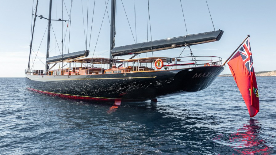 MAXIMUS yacht charter 3