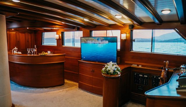 WICKED FELINA yacht charter 5