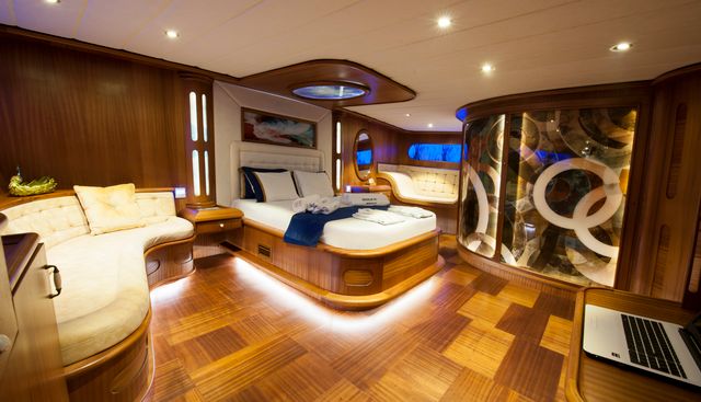 BERRAK SU yacht charter 5