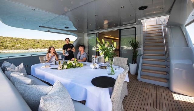 ANAVI yacht charter 4