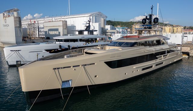 RILASSATA yacht charter 5