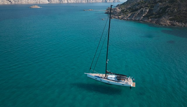 AMURI yacht charter 5