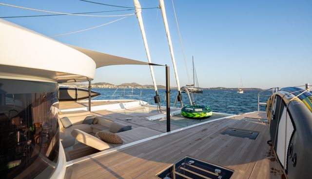 WHITE CAPS yacht charter 4