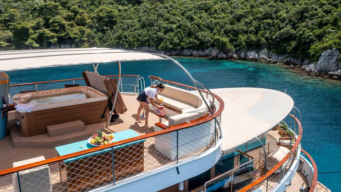 DONNA DEL MARE yacht charter 3