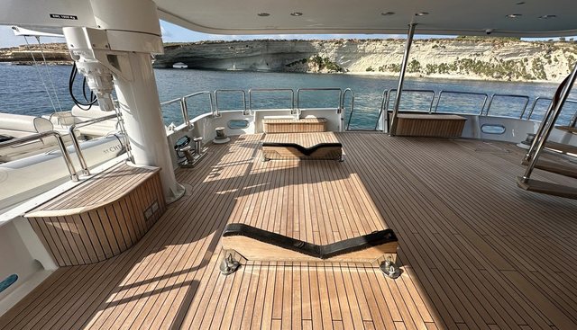CHEETAH MOON yacht charter 4