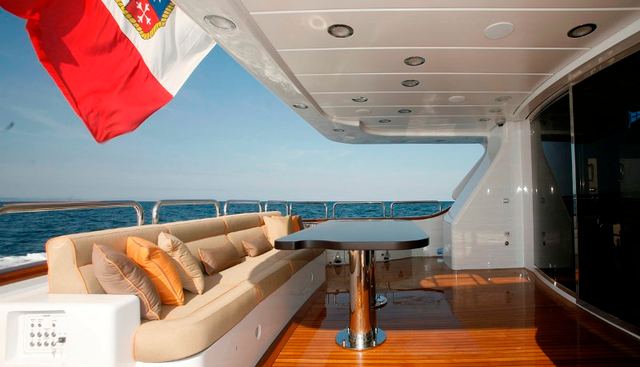 QUID PRO QUO yacht charter 4