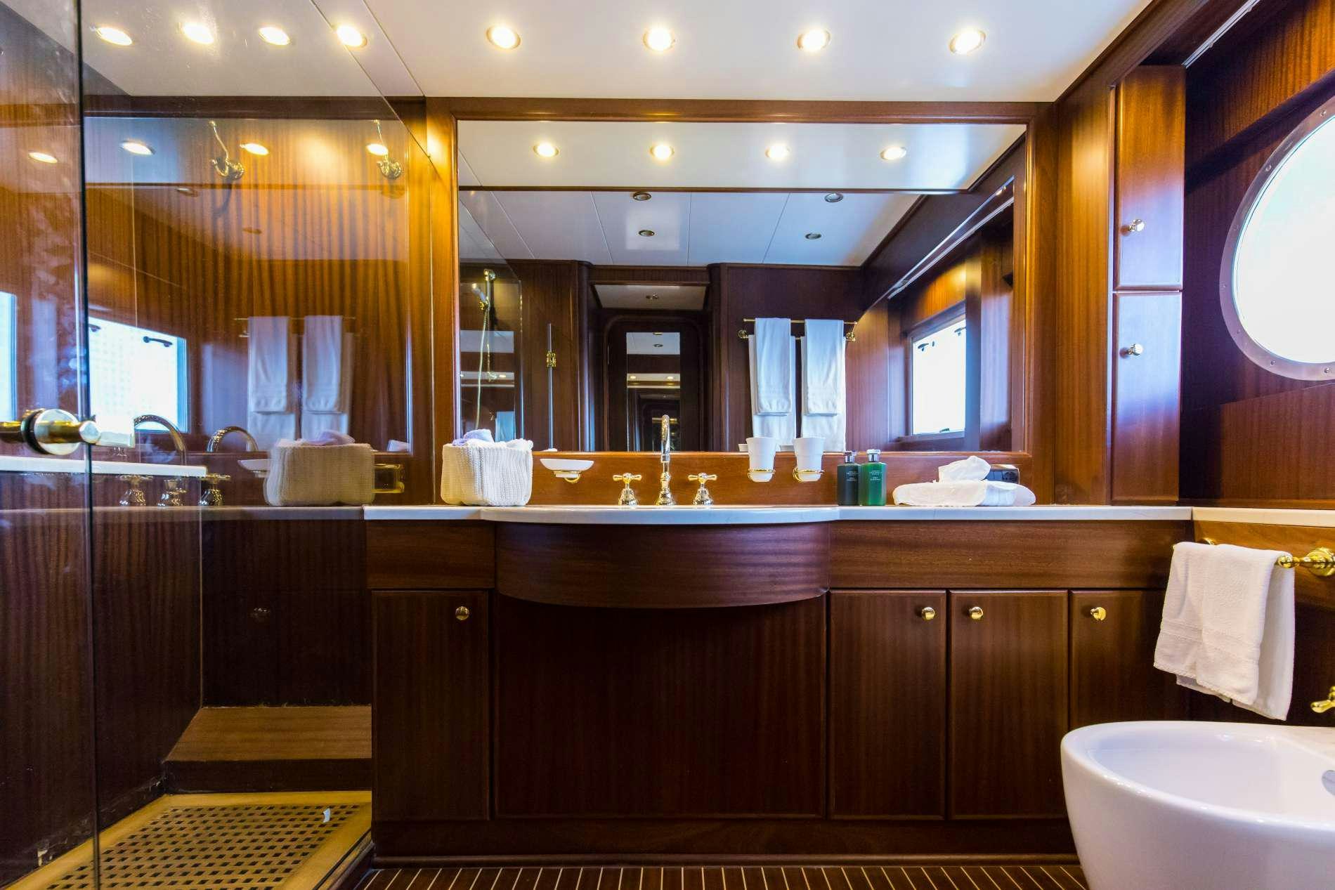 GITANES yacht charter 5