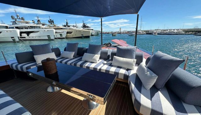 SOLLEONE yacht charter 4