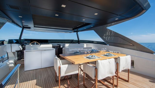 PAUSE yacht charter 4