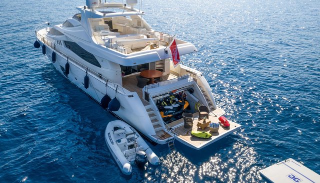 MAXI BEER yacht charter 5
