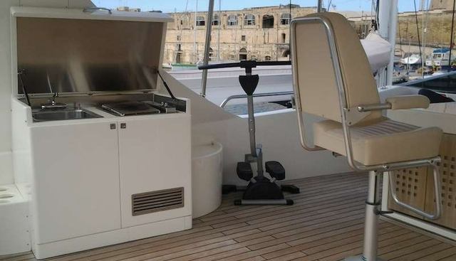 ARIA yacht charter 5