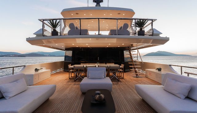 ILLUSION 2 yacht charter 5