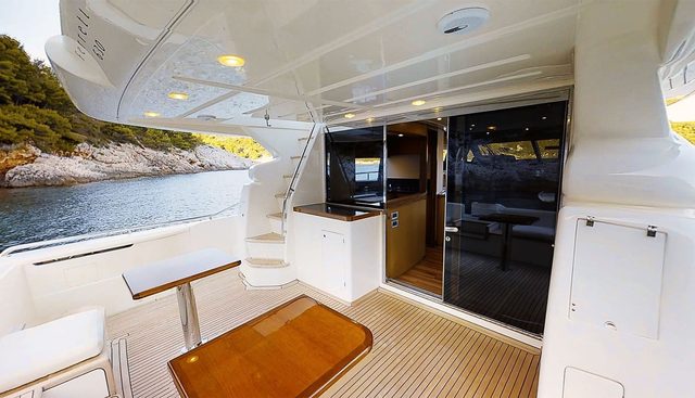 AMY yacht charter 4