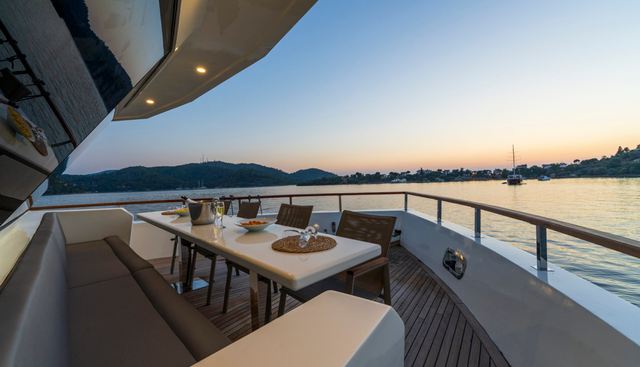ALBATROS EXPLORER yacht charter 3