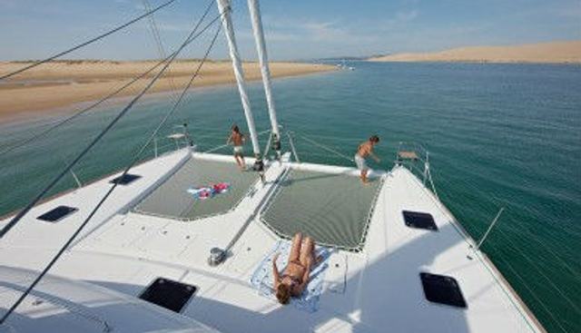 GO FREE II yacht charter 4