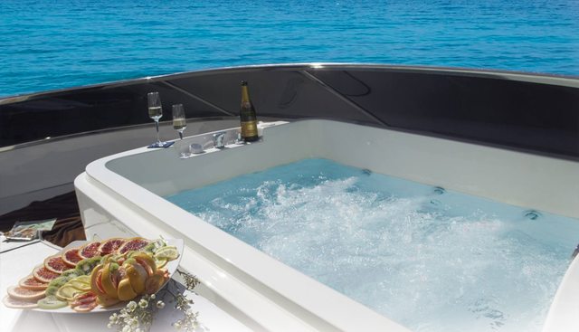 JACKIE ONE yacht charter 5
