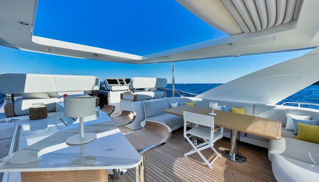 WAVE yacht charter 5