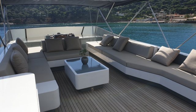 KISS yacht charter 5