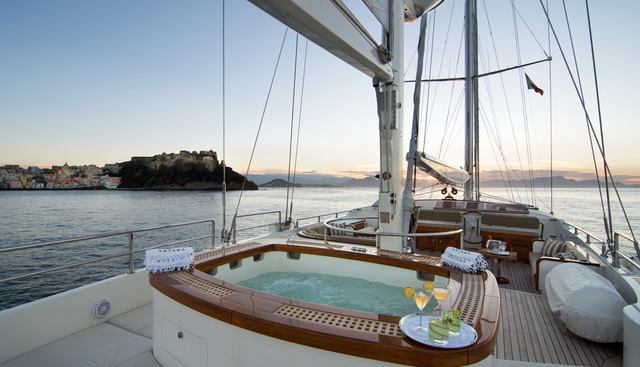 ANTARA yacht charter 3