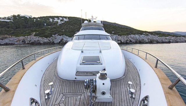 CAELUM yacht charter 3