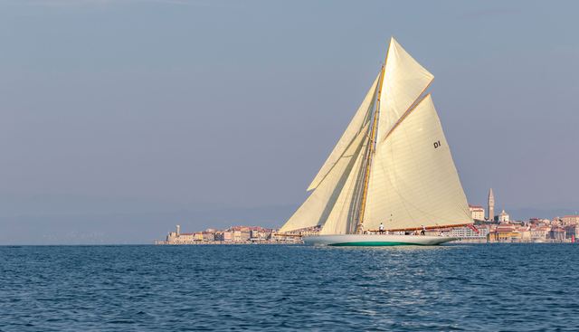 MARISKA yacht charter 5