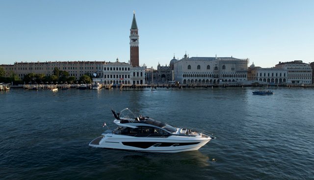 FIVE II yacht charter 5