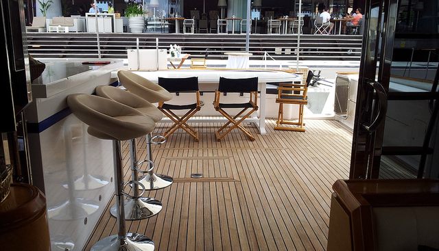 LADY ALHENA OF LONDON yacht charter 4