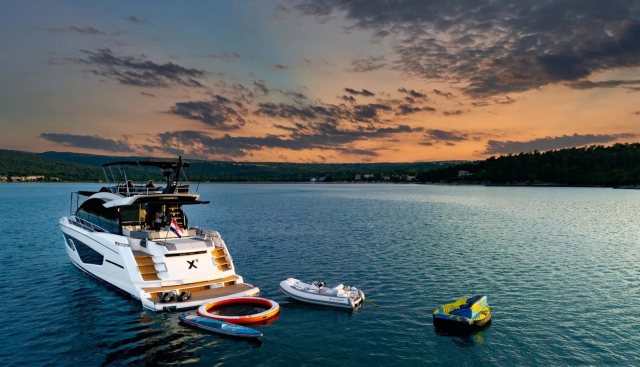 X2 yacht charter 5