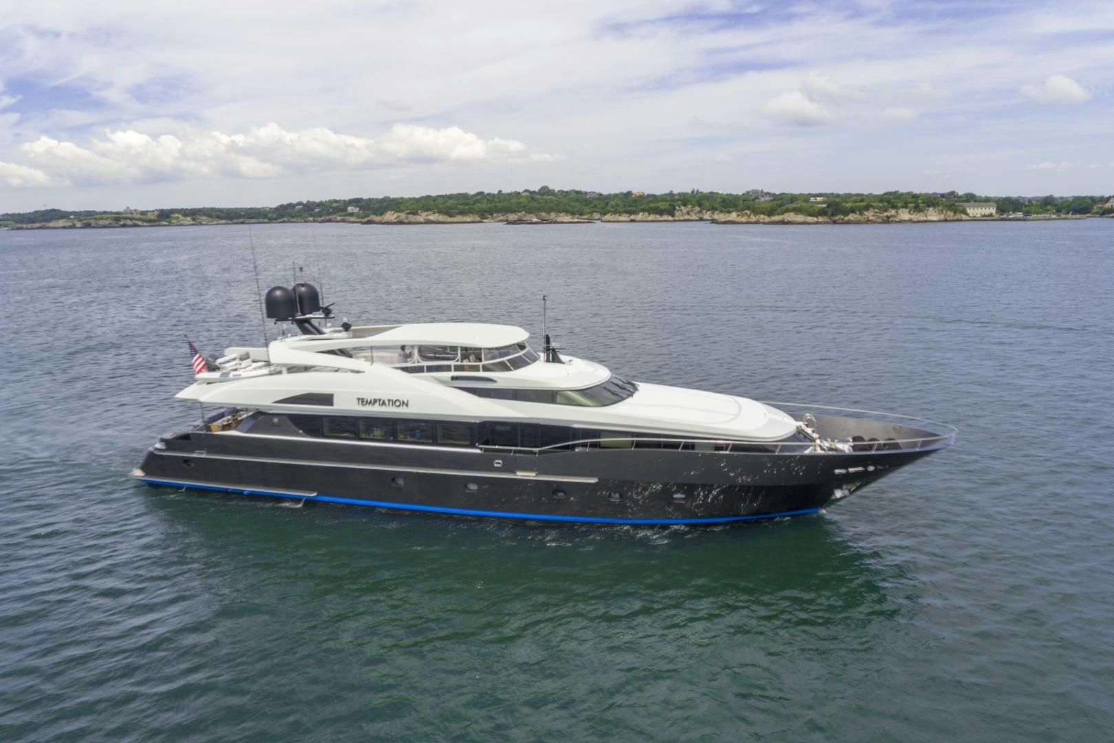 TEMPTATION yacht charter 3