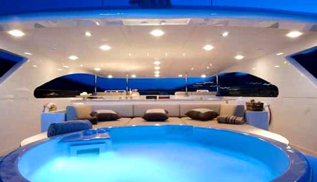 VIVA MAS! yacht charter 2