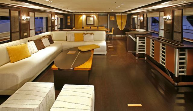 QUID PRO QUO yacht charter 5