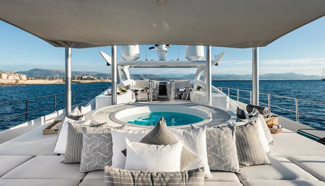 ANGKALIA yacht charter 4