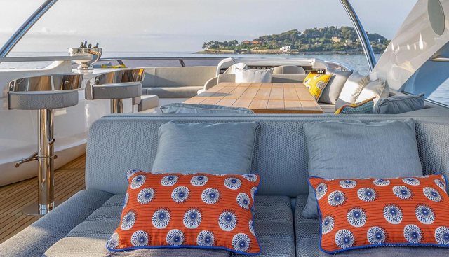 INSOMNIA yacht charter 3