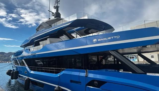 SUI GENERIS yacht charter 4