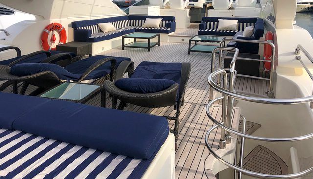 B4 yacht charter 4