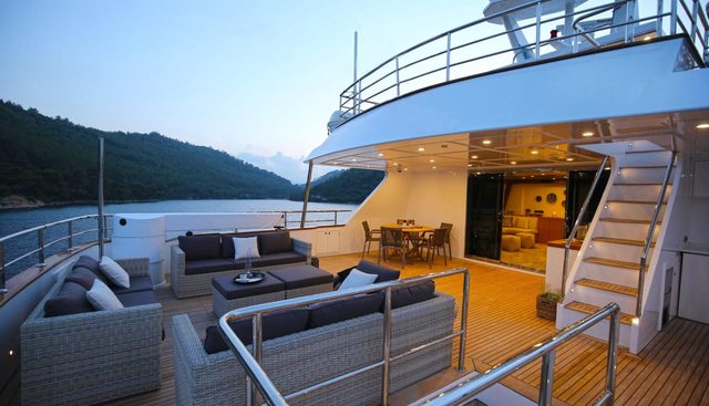 OTTAWA IV yacht charter 5