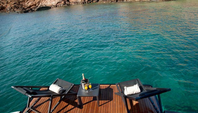 SELFIE yacht charter 5