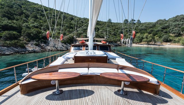 GRACE 1 yacht charter 4
