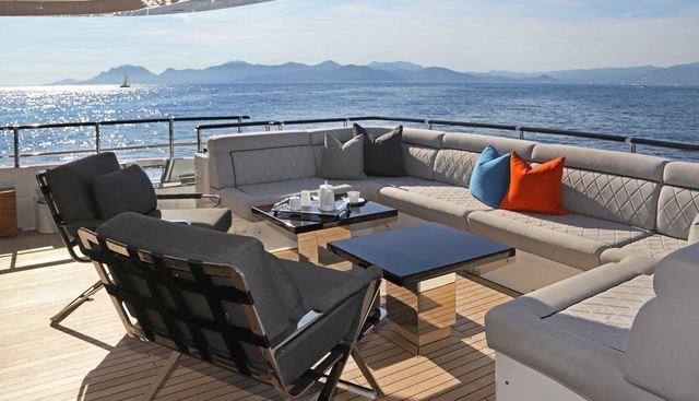 AURELIA yacht charter 5