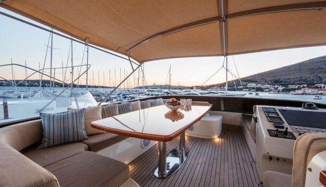 LADY LONA yacht charter 5