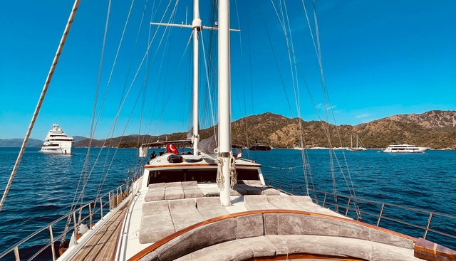 DIVA DENIZ yacht charter 3